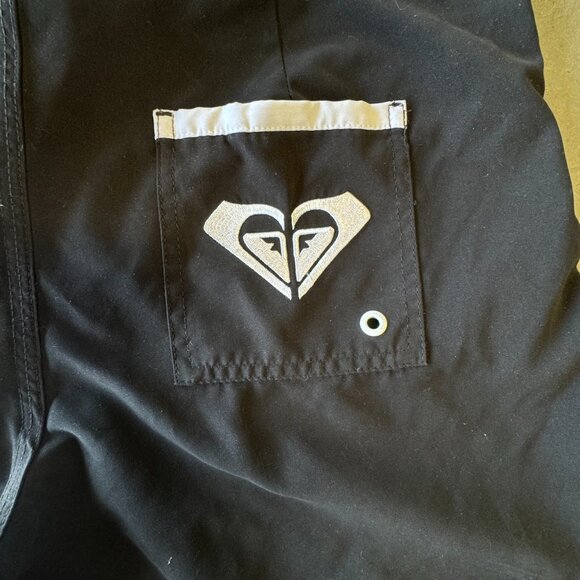 ROXY WOMEN'S BOARD SHORTS BLACK WITH WHITE TRIM SIZE 5 JUNIORS - Picture 6 of 14